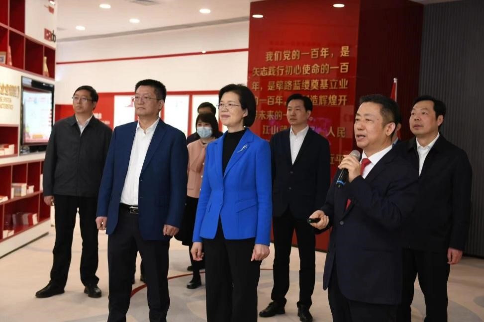 江蘇省委常委、組織部部長沈瑩調(diào)研紅豆1